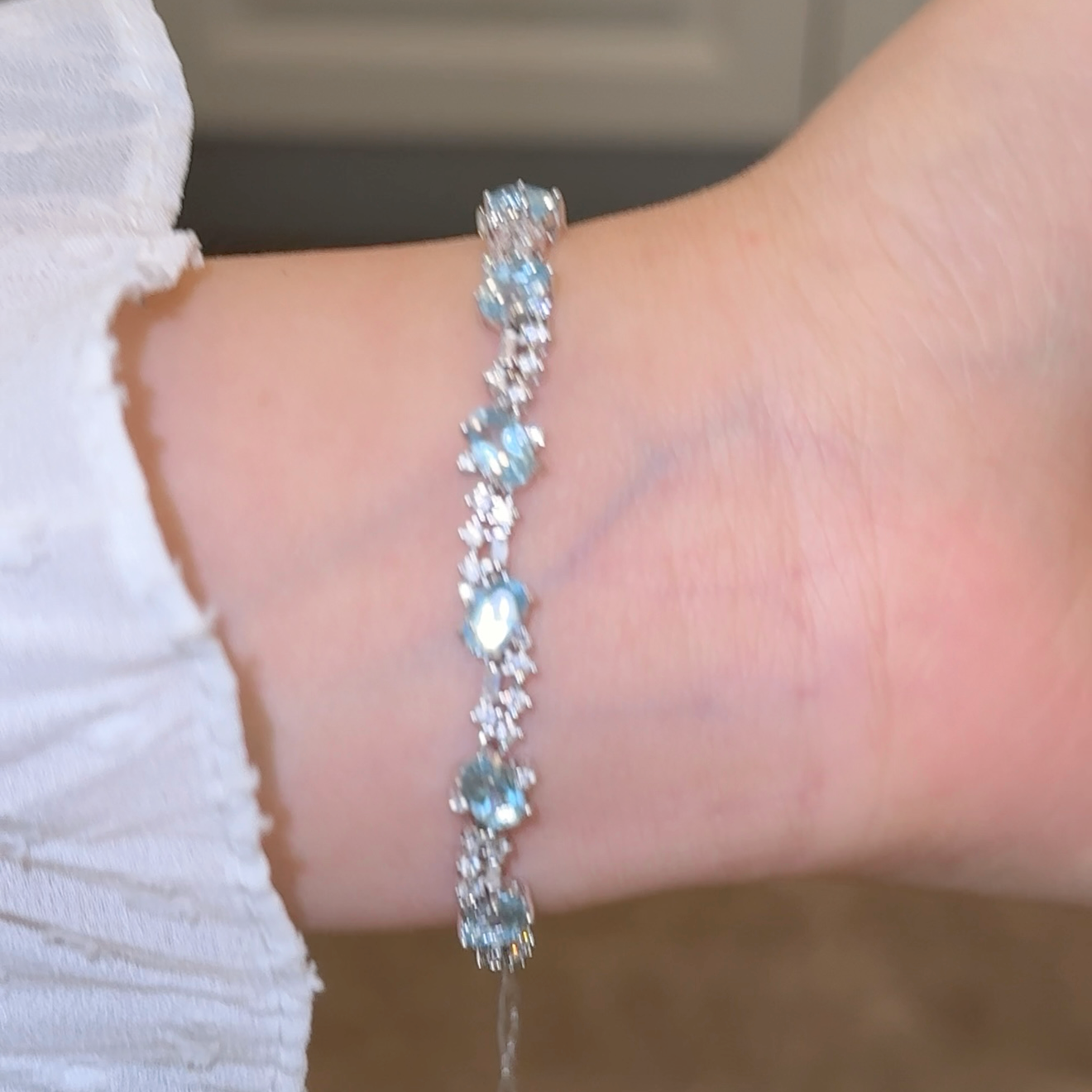 Exquisite Sterling Silver Blue Topaz Oval Bracelet with Extender Chain