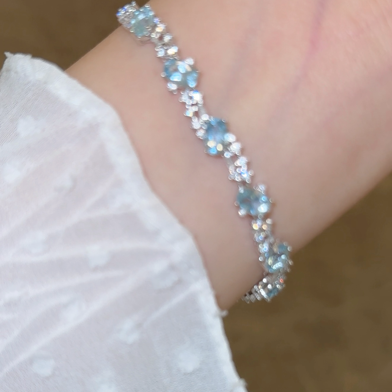 Exquisite Sterling Silver Blue Topaz Oval Bracelet with Extender Chain