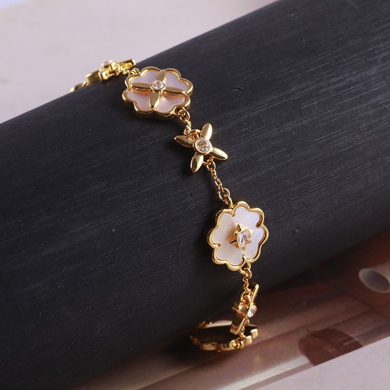 Dainty Sweet Sakura Blossom Bracelet - Elegant Floral Charm Jewelry Gift for Her
