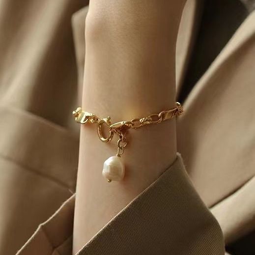 Elegant 18K Gold Plated Pearl Bracelet - Hypoallergenic, Tarnish Resistant Jewelry Gift